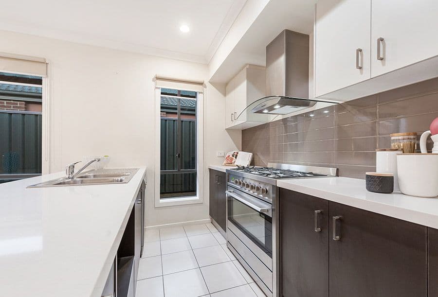67 Gateshead Street, Craigieburn VIC 3064, Craigieburn - Thumbnail 2