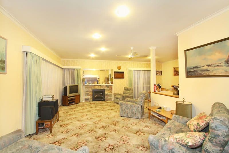 74 Gowrie Street, BENTLEIGH EAST VIC 3165, Bentleigh East - Thumbnail 2