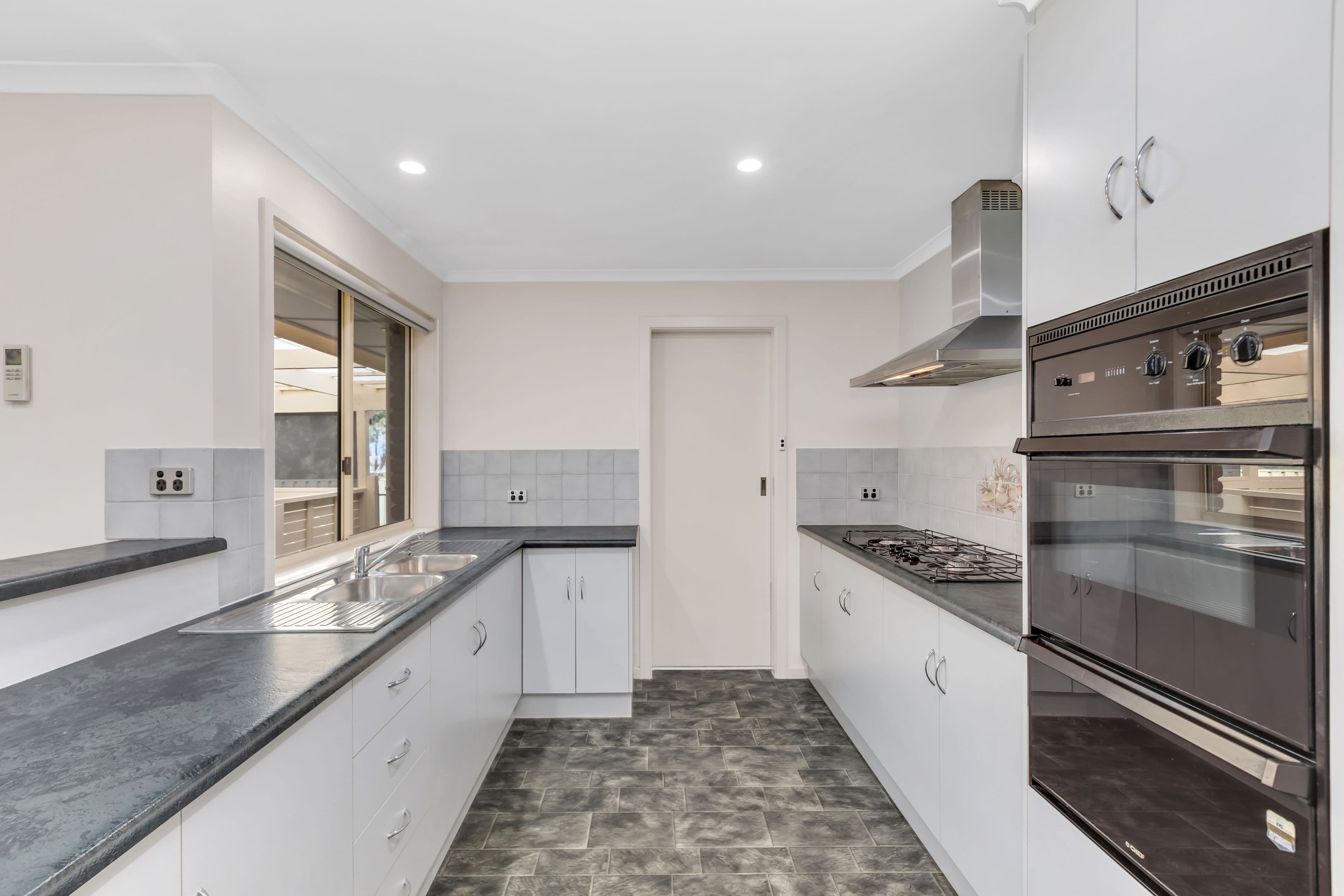 15 Tobin Court, Hillbank SA 5112, Hillbank - Thumbnail 2