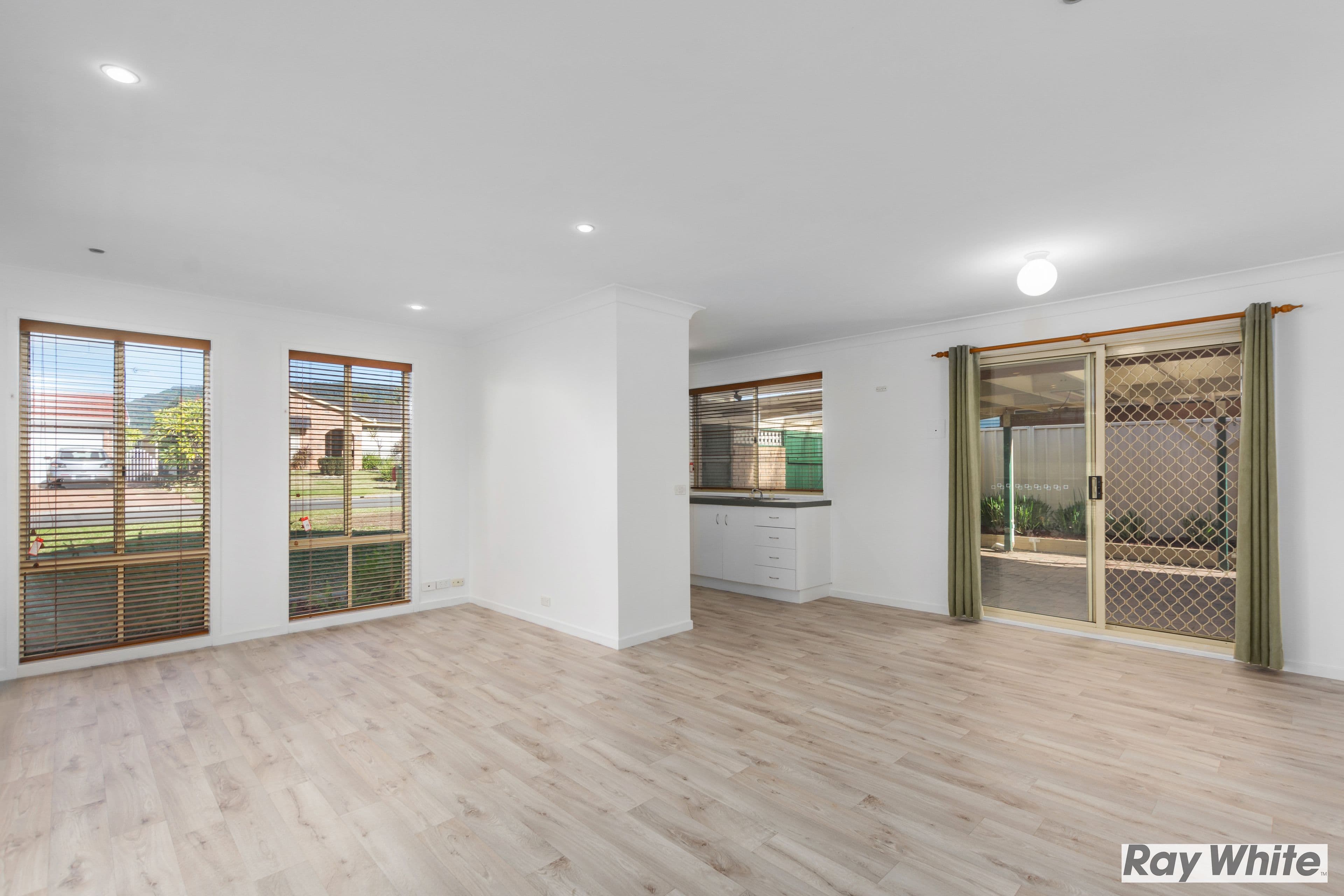 11 Smith Avenue, Albion Park NSW 2527, Albion Park - Thumbnail 2