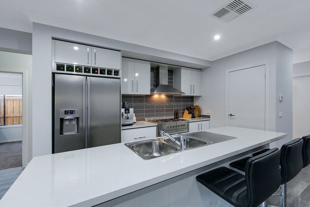 8 Mottled Avenue, EPPING VIC 3076, Epping - Thumbnail 2