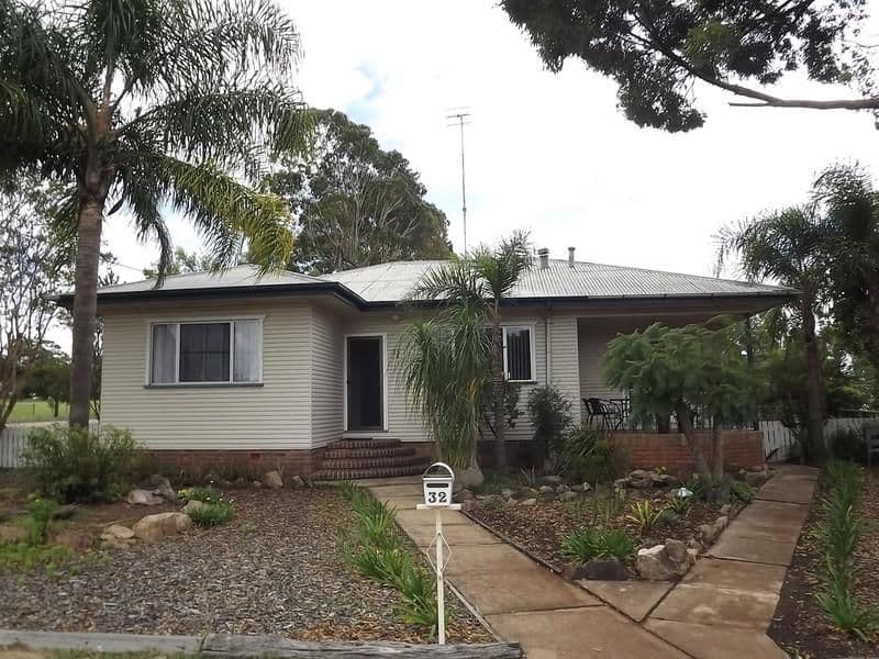 32 James Street, CROWS NEST QLD 4355, Crows Nest - Image 1