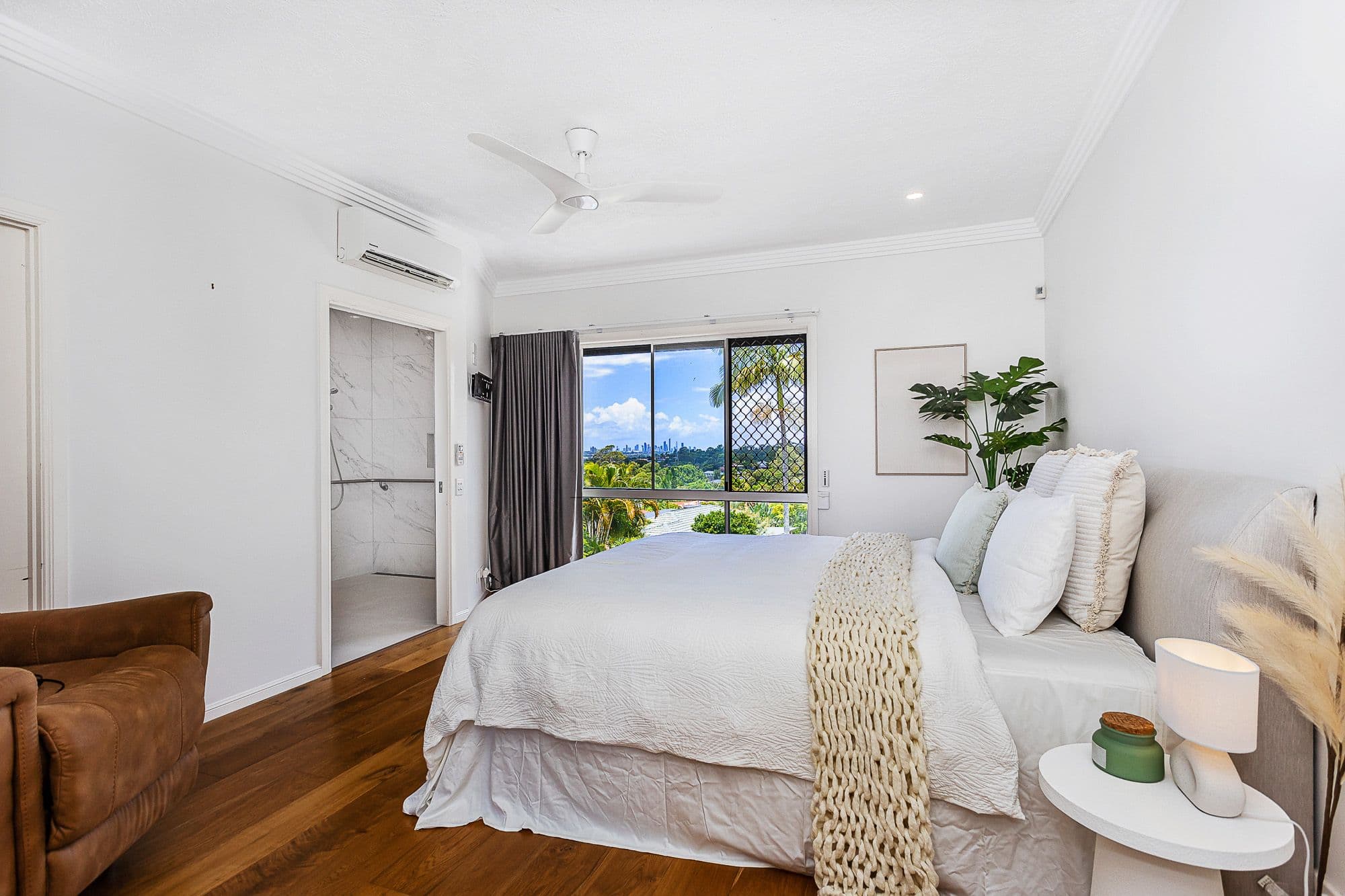 7 Beaufort Court, Highland Park QLD 4211, Highland Park - Thumbnail 5