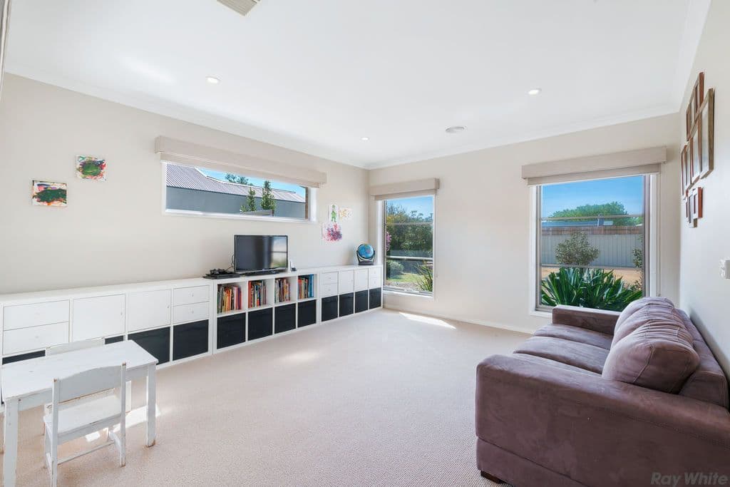 15 Champagne Crescent, Yarrawonga VIC 3730, Yarrawonga - Thumbnail 3