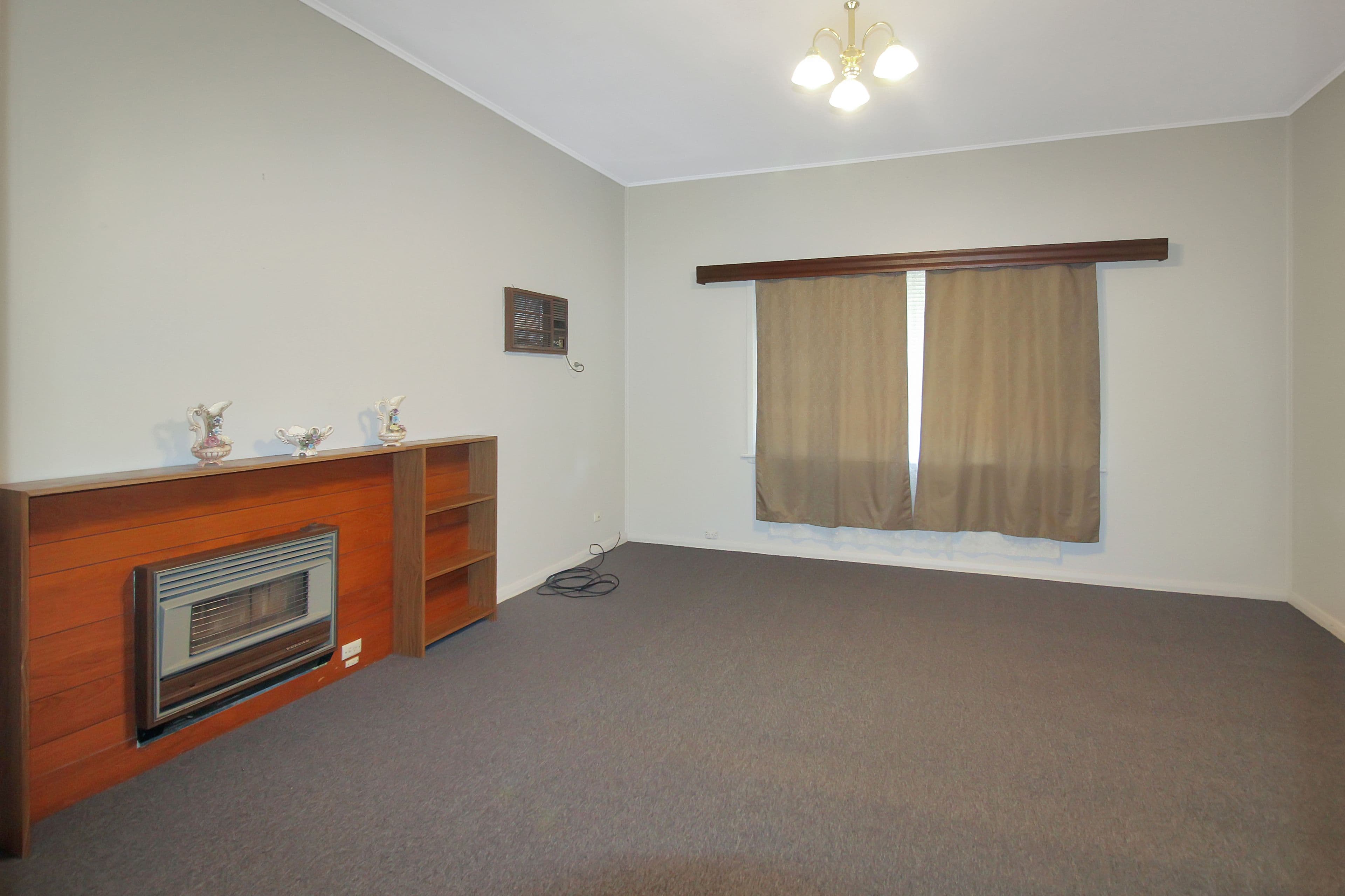 207 Sixteenth Street, Renmark SA 5341, Renmark - Thumbnail 2