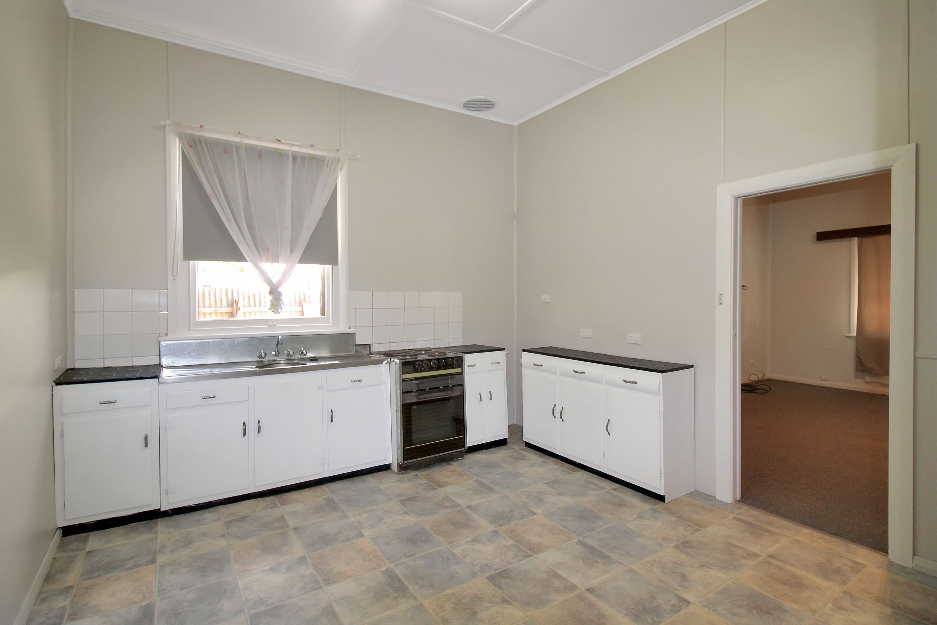 207 Sixteenth Street, Renmark SA 5341, Renmark - Thumbnail 4