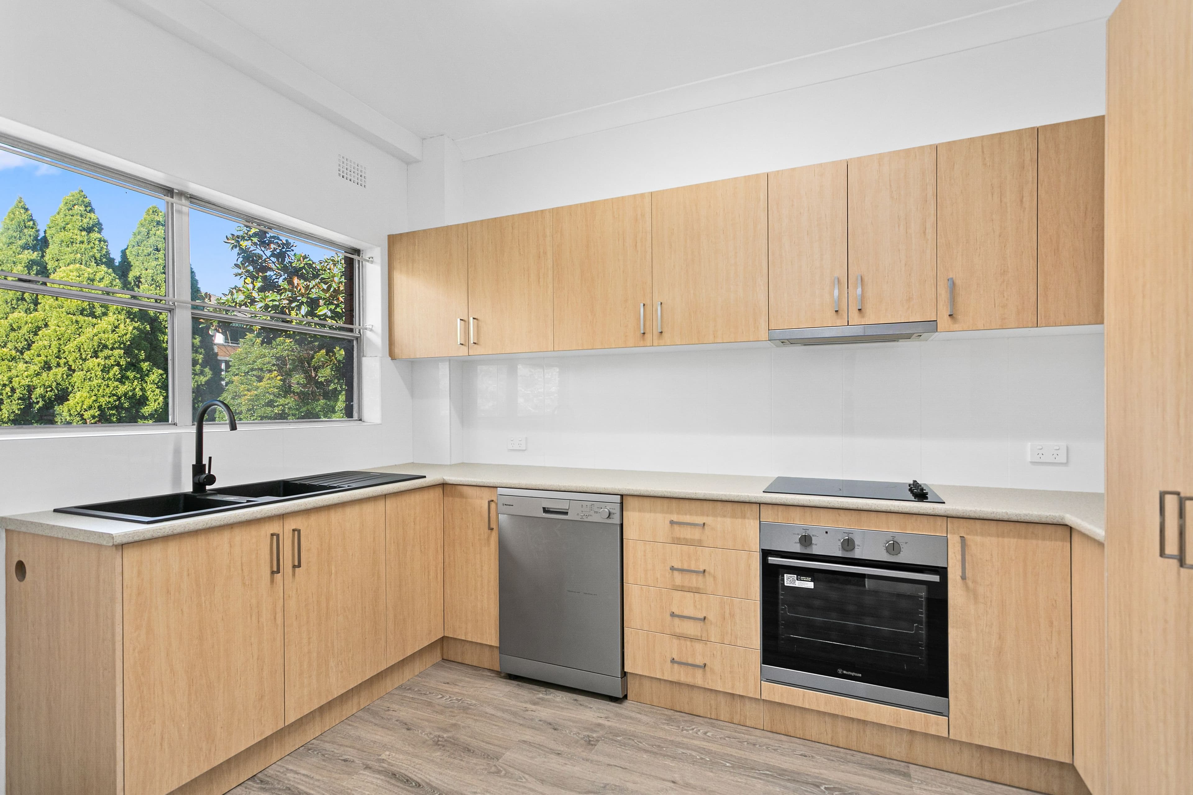 1 Queens Road, Brighton Le Sands NSW 2216, Brighton-Le-Sands - Thumbnail 3
