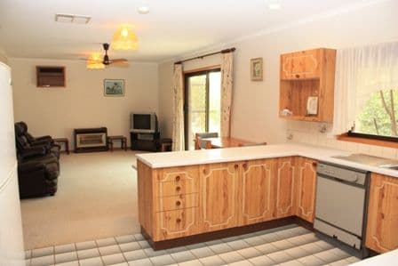 30 Shiraz Crescent, COROWA NSW 2646, Corowa - Thumbnail 5