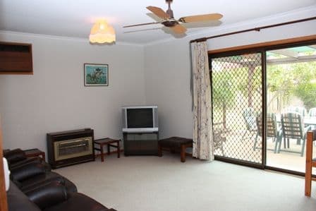 30 Shiraz Crescent, COROWA NSW 2646, Corowa - Thumbnail 6