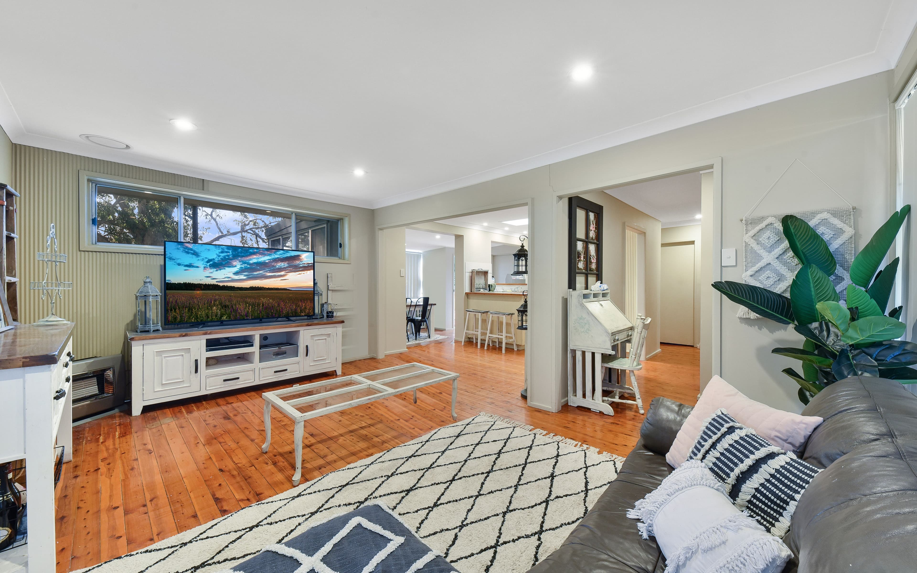 7 Dobroyd Avenue, Camden NSW 2570, Camden - Thumbnail 2