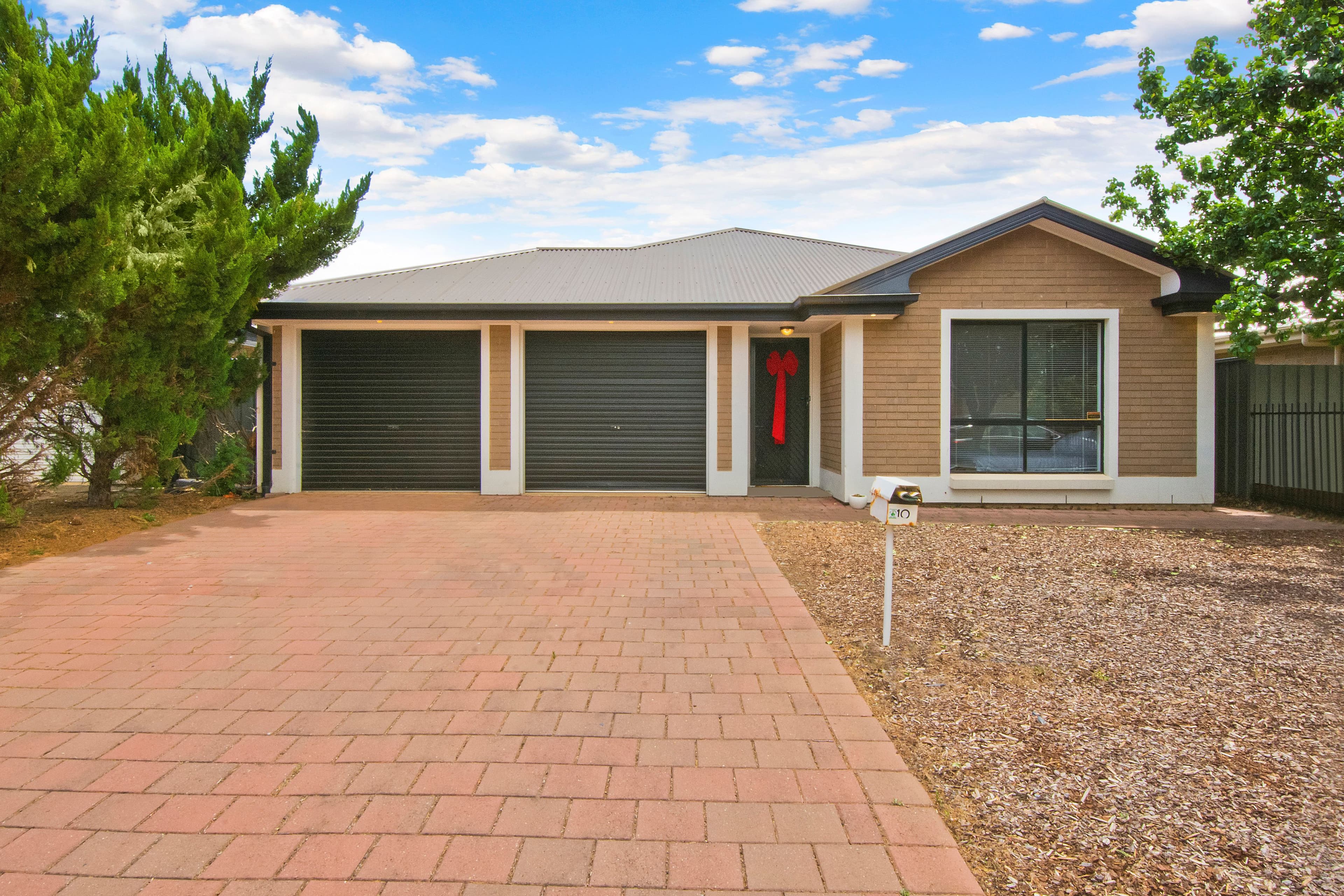 10 Lakeside Drive, Andrews Farm SA 5114, Andrews Farm - Image 1
