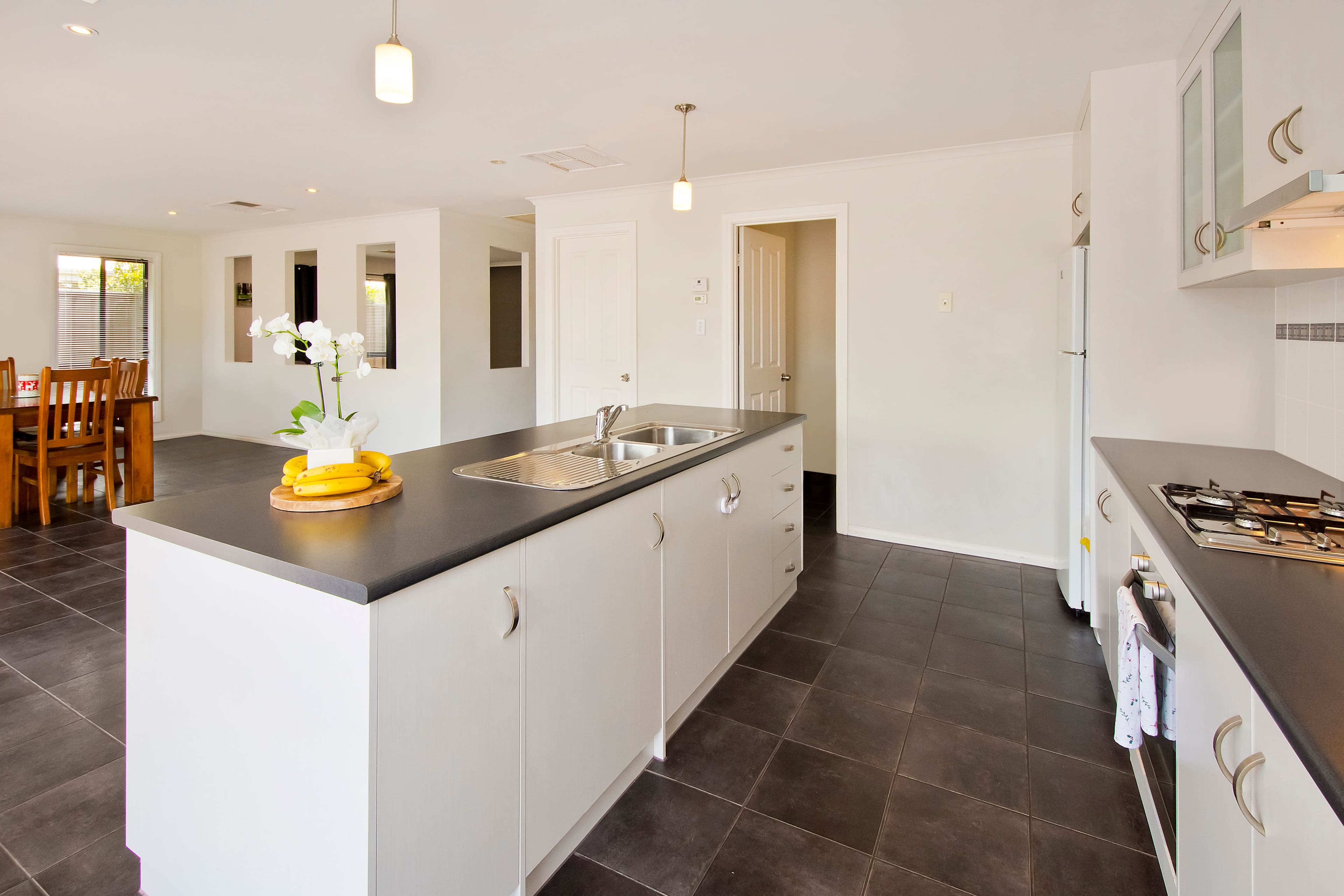 10 Lakeside Drive, Andrews Farm SA 5114, Andrews Farm - Thumbnail 2