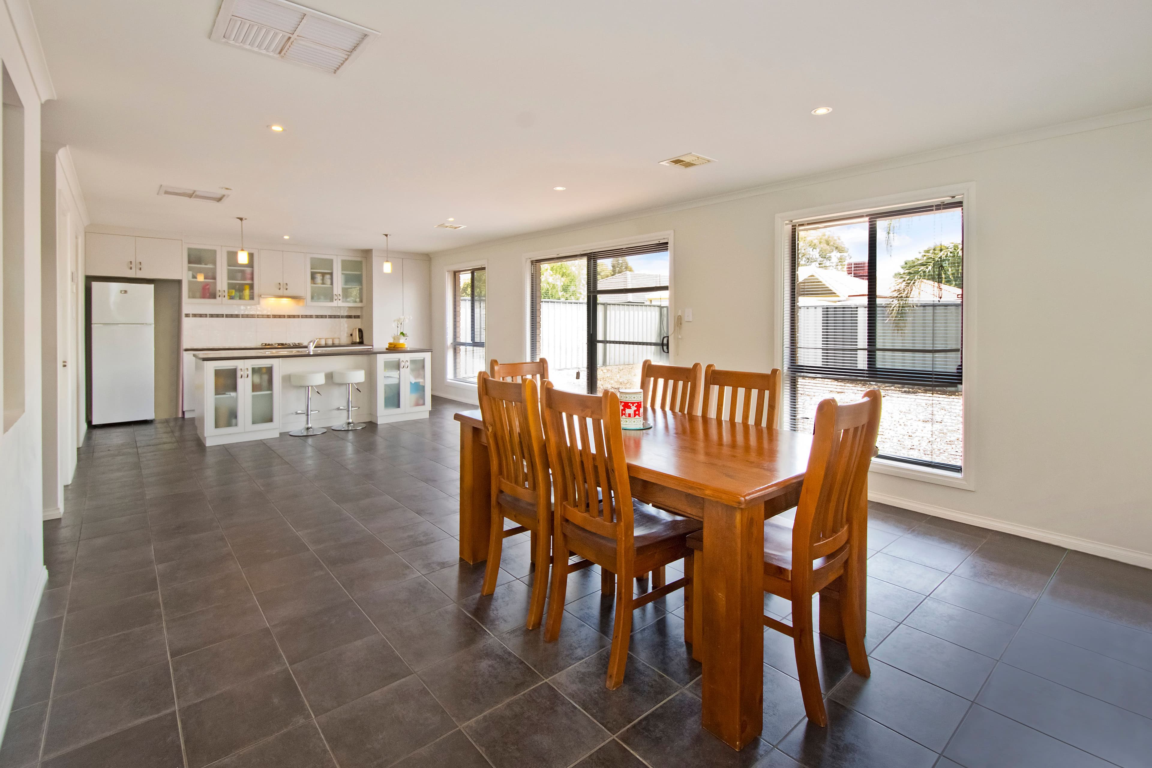 10 Lakeside Drive, Andrews Farm SA 5114, Andrews Farm - Thumbnail 4