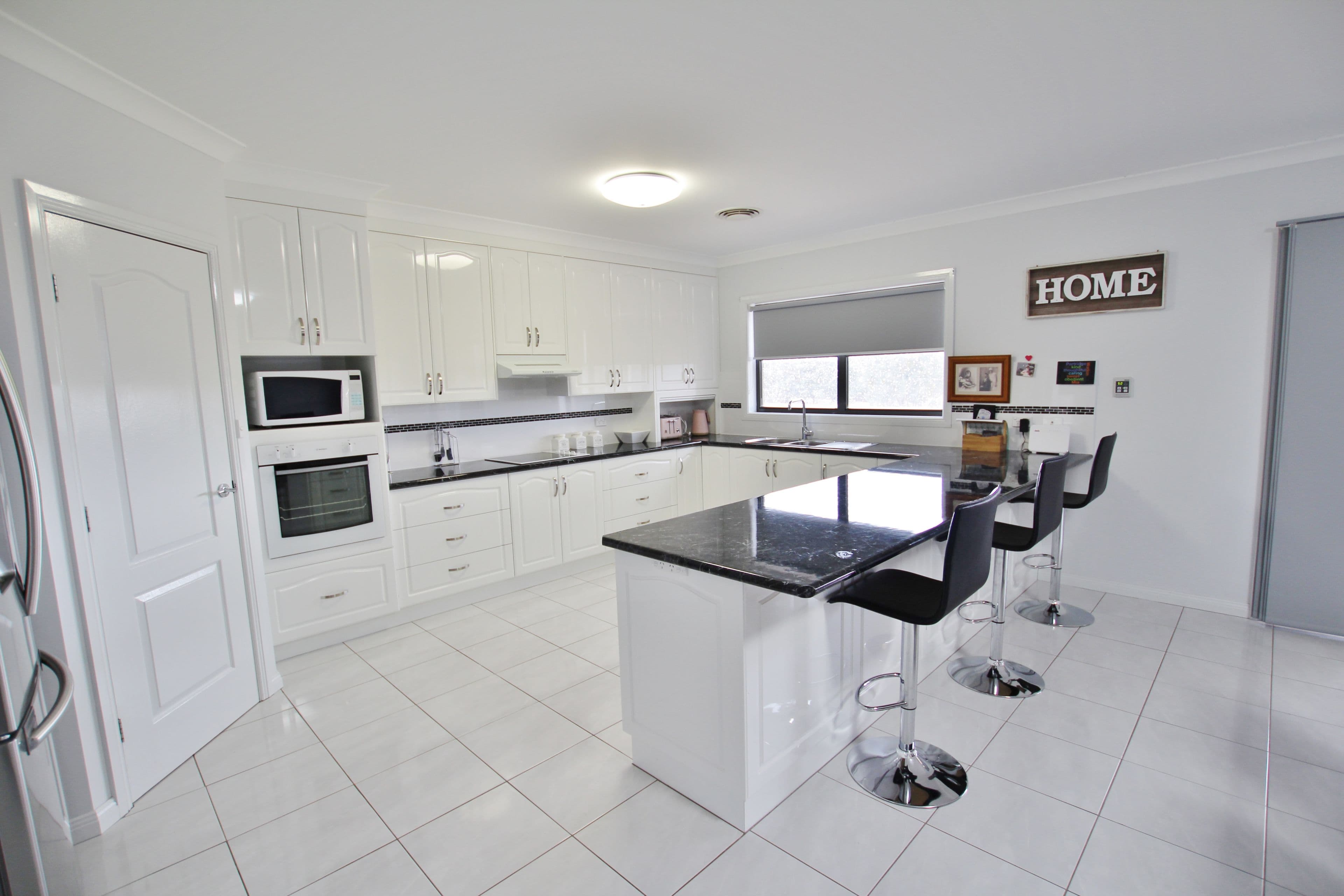 158 Willawong Street, Young NSW 2594, Young - Thumbnail 4