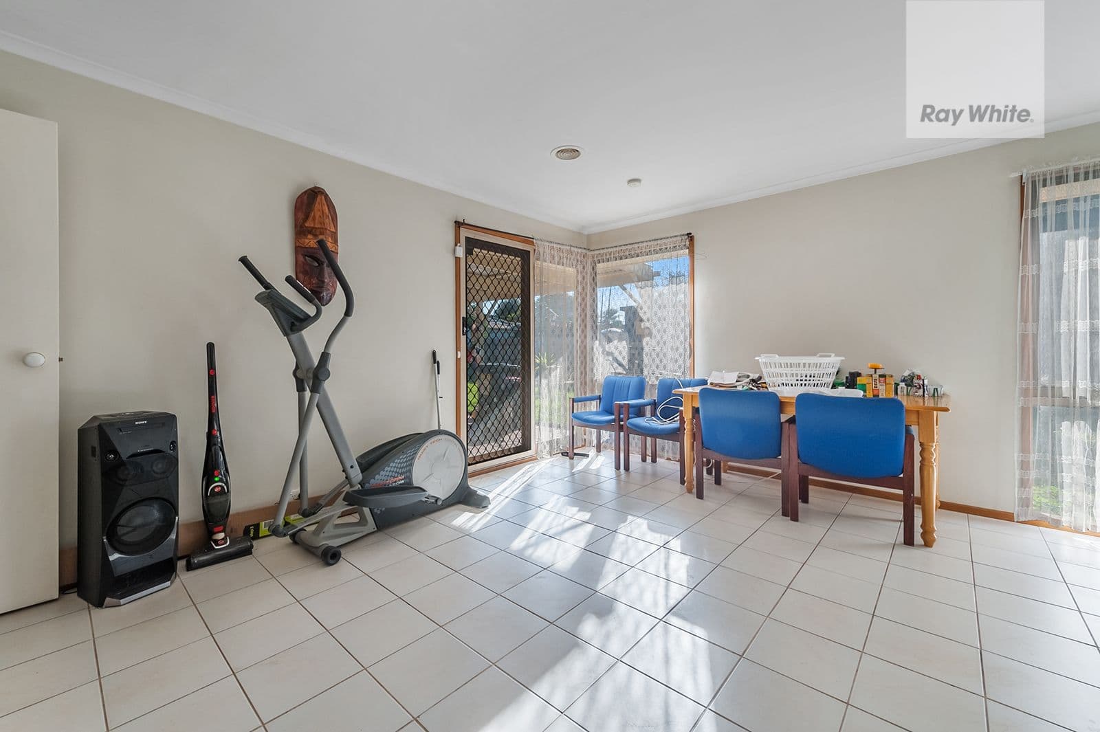 27 Banbury Crescent, Craigieburn VIC 3064, Craigieburn - Thumbnail 4