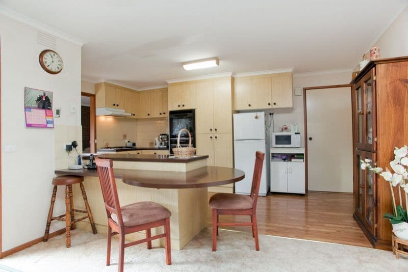 2 Ulm Close, MILL PARK VIC 3082, Mill Park - Thumbnail 8
