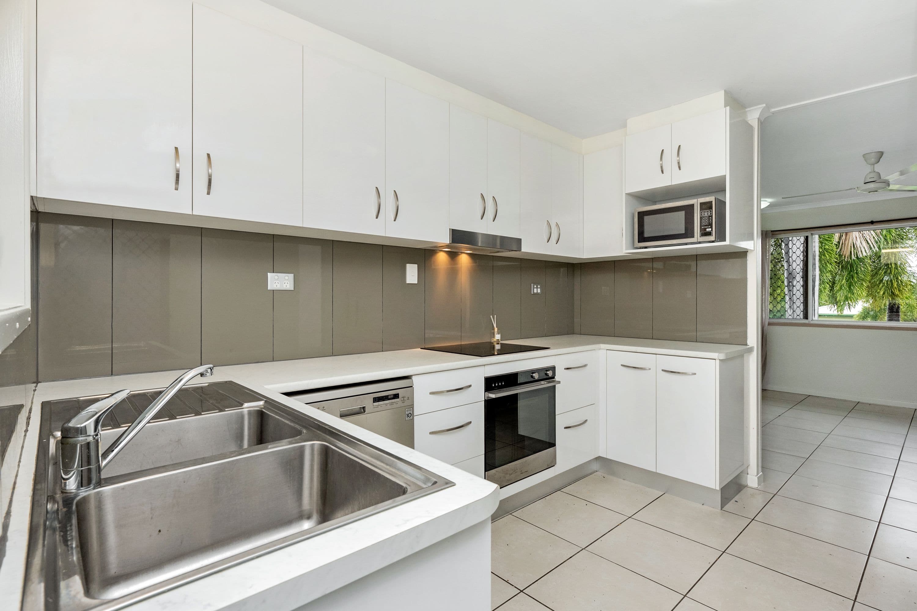 41 Ives Street, Kirwan QLD 4817, Kirwan - Thumbnail 3