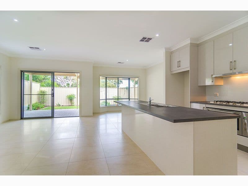3A Oakridge Close, Aberfoyle Park SA 5159, Aberfoyle Park - Thumbnail 2