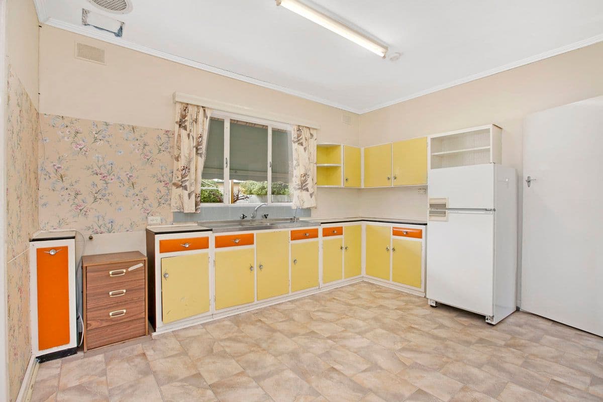 12 Charmaine Avenue, Para Vista SA 5093, Para Vista - Thumbnail 3