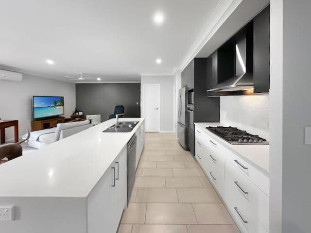 89 Morna Street, Newport QLD 4020, Newport - Thumbnail 2