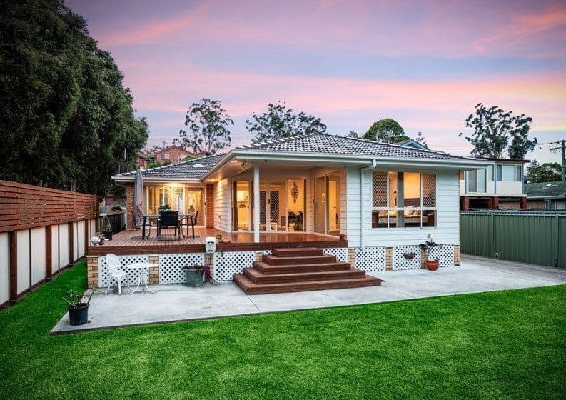 207 Lakedge Avenue, Berkeley Vale - Image 1