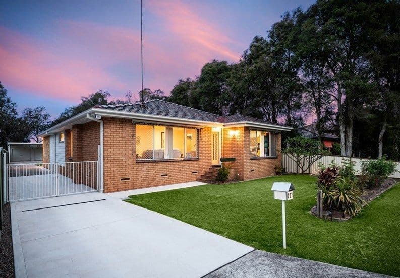 207 Lakedge Avenue, Berkeley Vale - Thumbnail 3