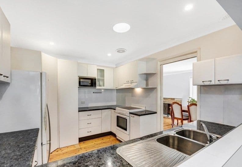 207 Lakedge Avenue, Berkeley Vale - Thumbnail 4