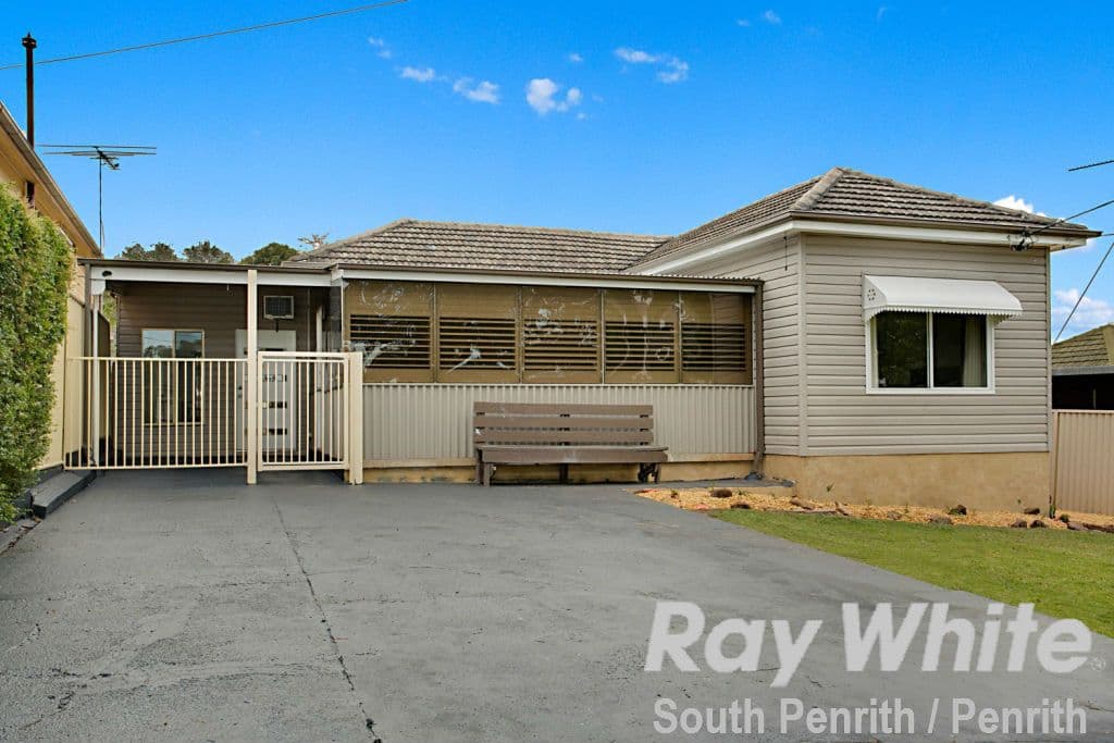 38 Penrose Crescent, South Penrith - Image 1