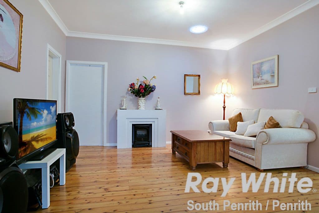 38 Penrose Crescent, South Penrith - Thumbnail 2
