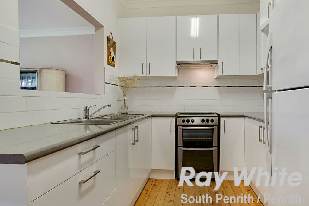 38 Penrose Crescent, South Penrith - Thumbnail 3