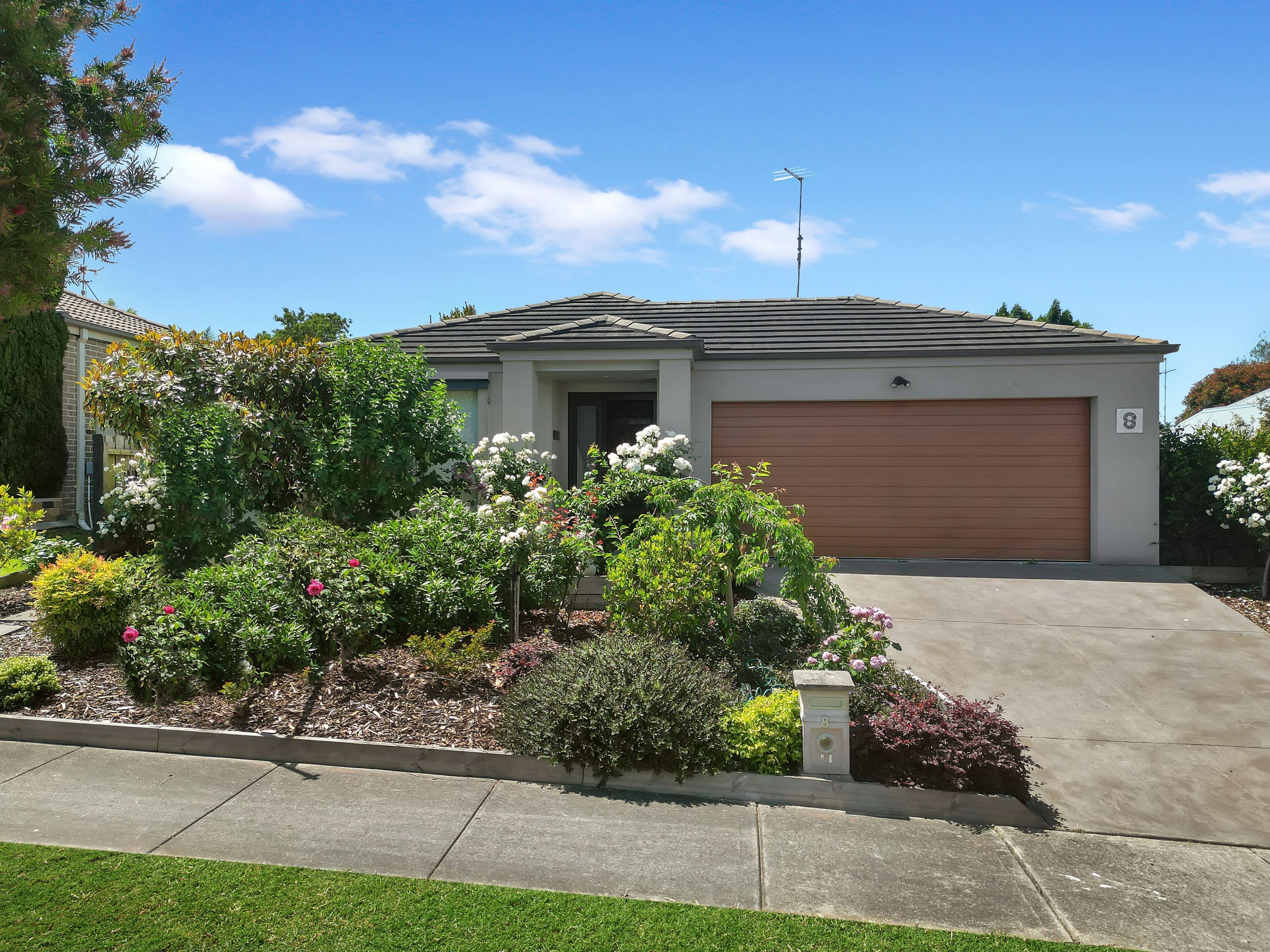 8 Richie Court, Drouin VIC 3818, Drouin - Image 1