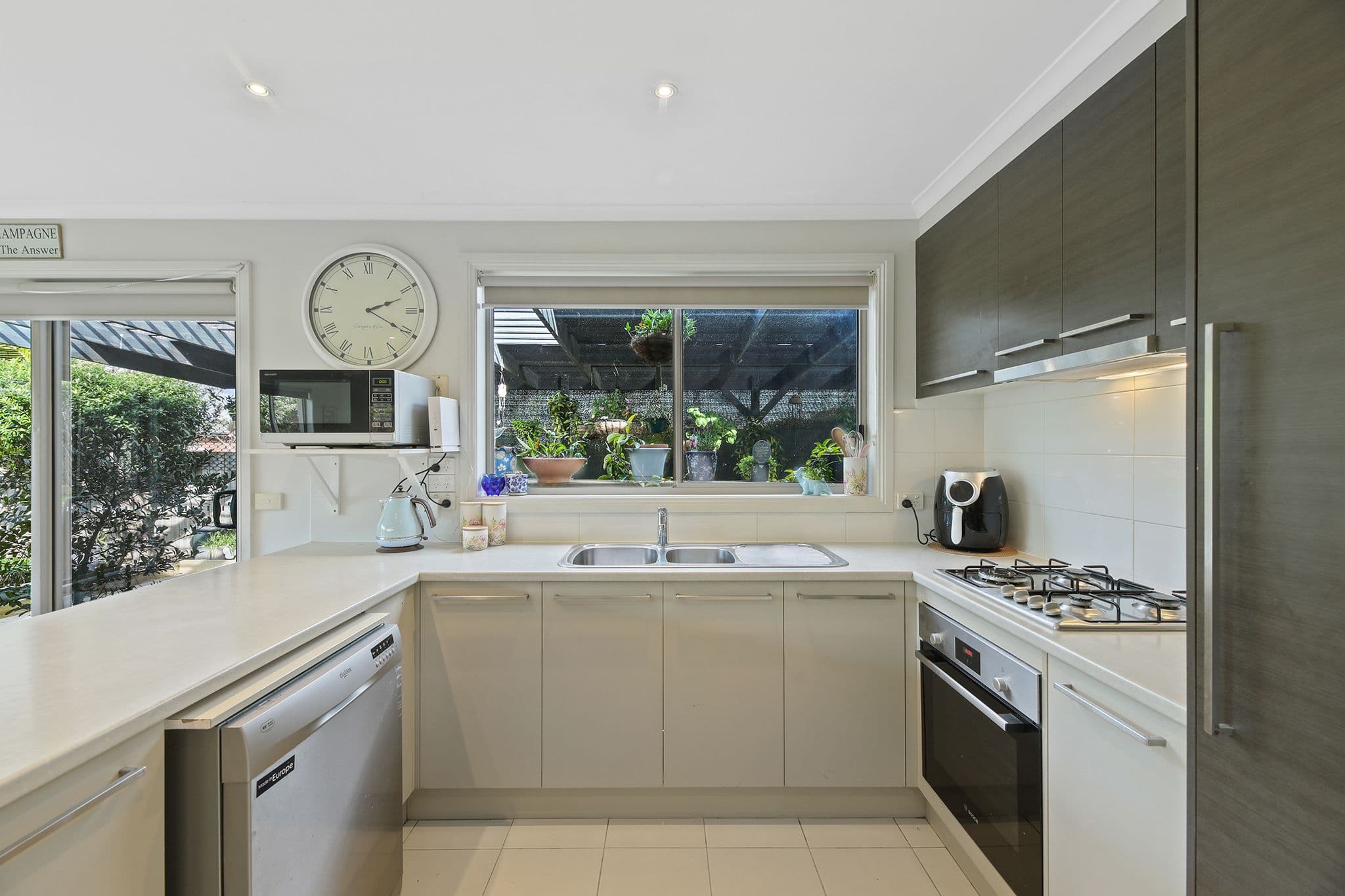 8 Richie Court, Drouin VIC 3818, Drouin - Thumbnail 3