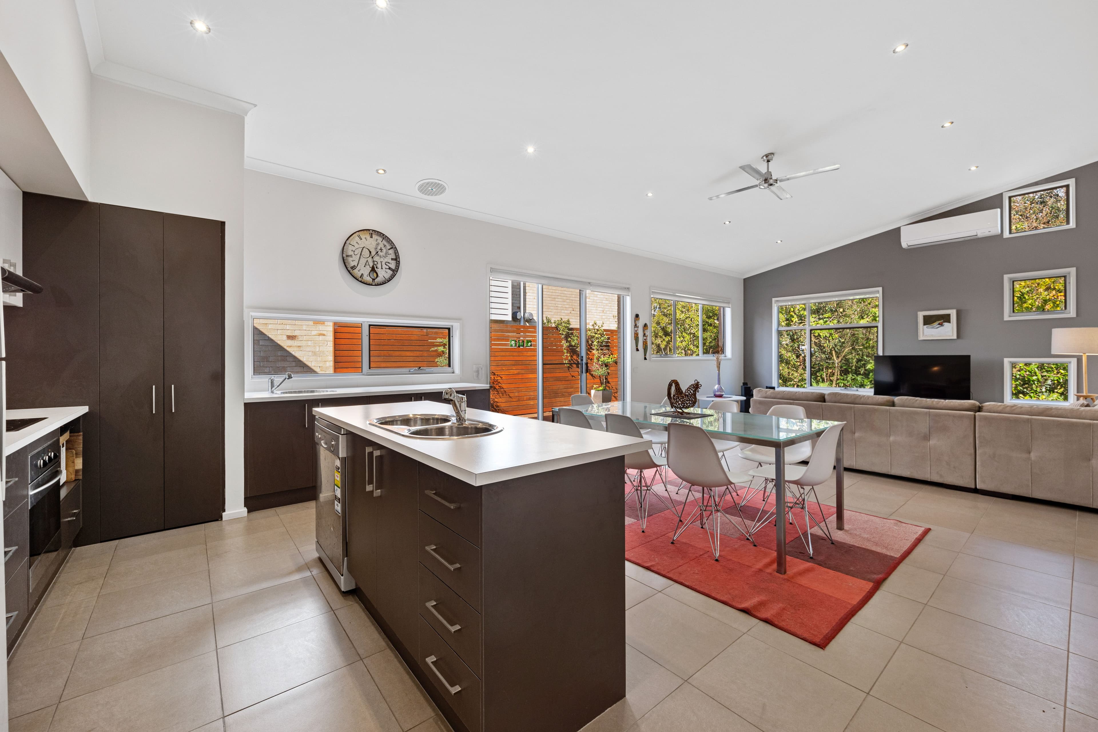10 Churchill Crescent, Inverloch VIC 3996, Inverloch - Thumbnail 2