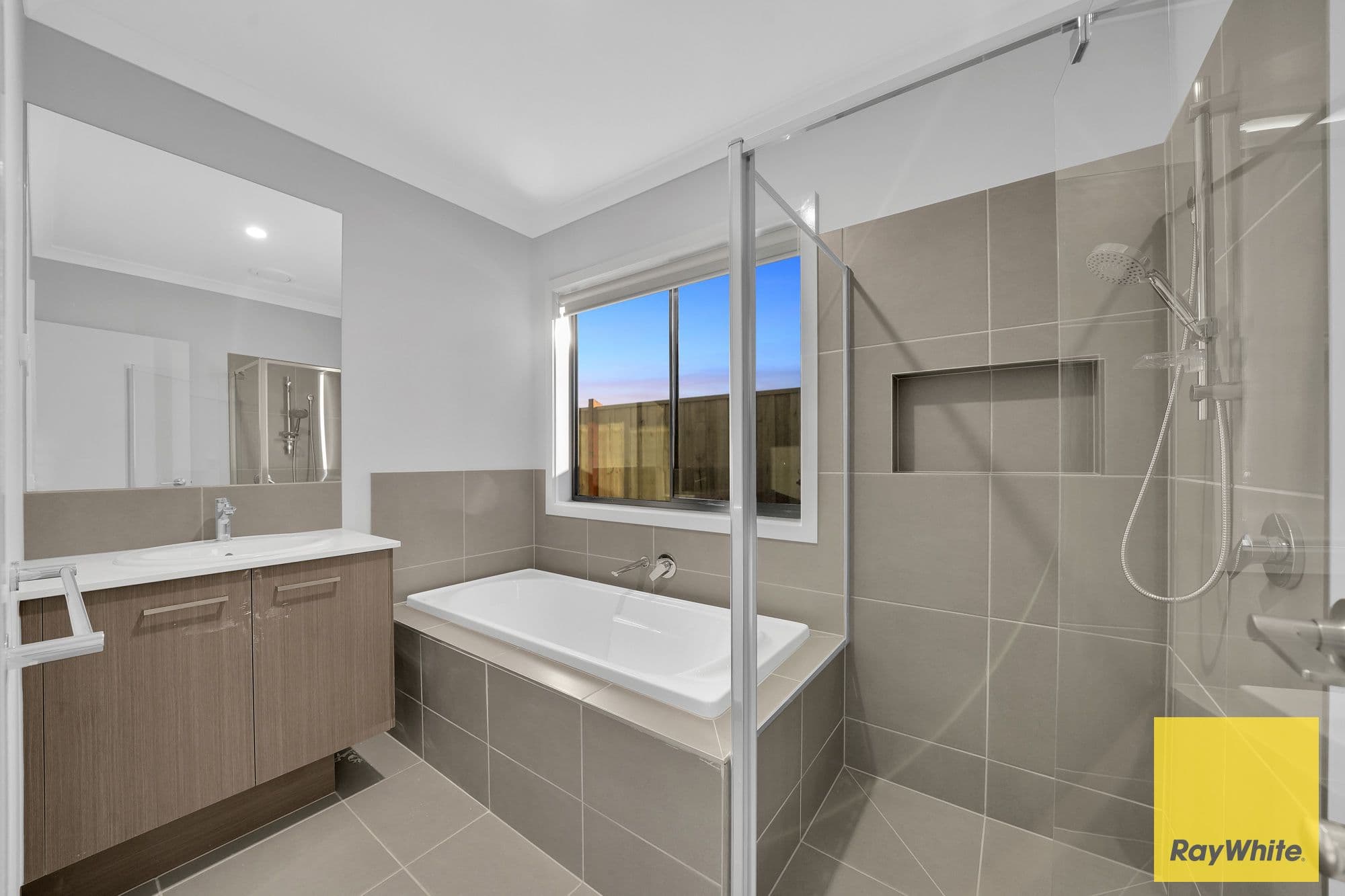 19 Trondheim Street, Rockbank VIC 3335, Rockbank - Thumbnail 8