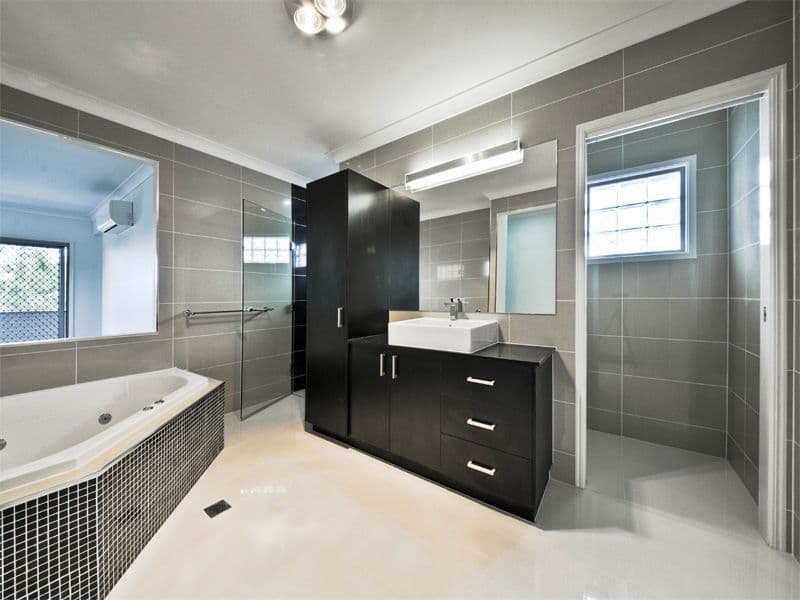 15 Mizen Place, HOLLAND PARK WEST QLD 4121, Holland Park West - Thumbnail 3
