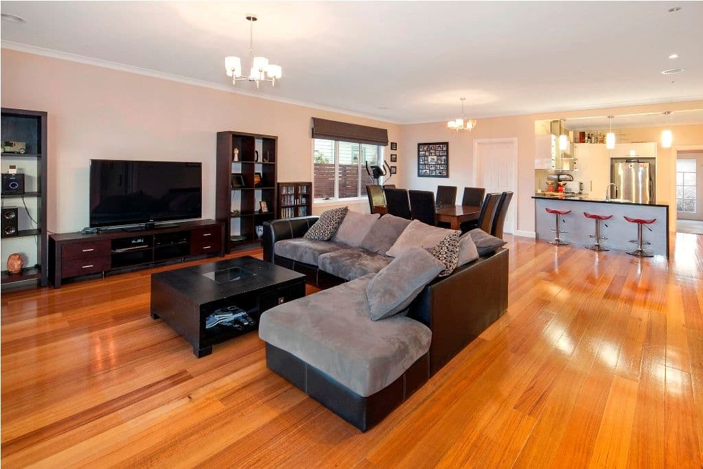18 Linden Avenue, WENDOUREE VIC 3355, Wendouree - Thumbnail 3