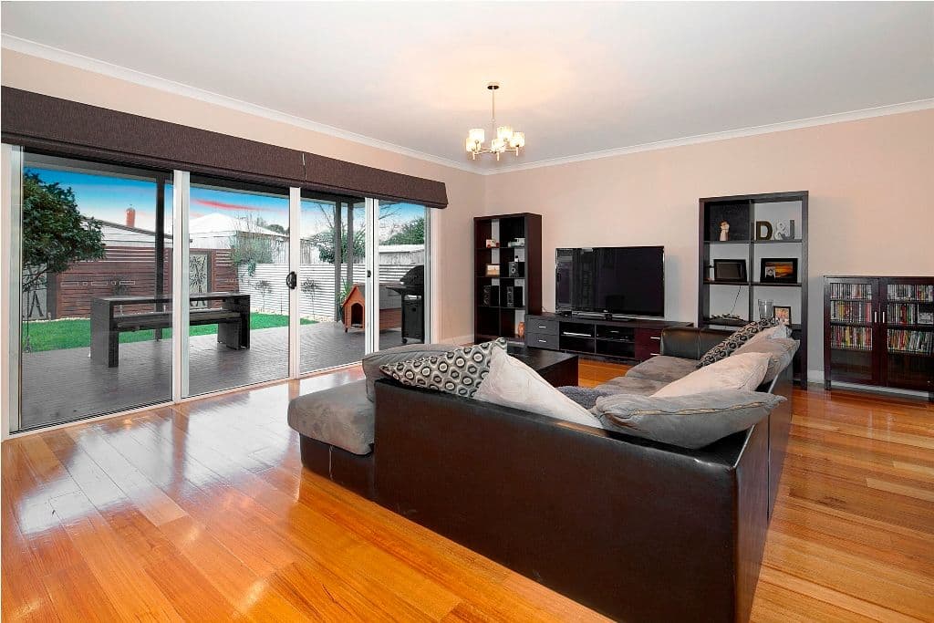 18 Linden Avenue, WENDOUREE VIC 3355, Wendouree - Thumbnail 8