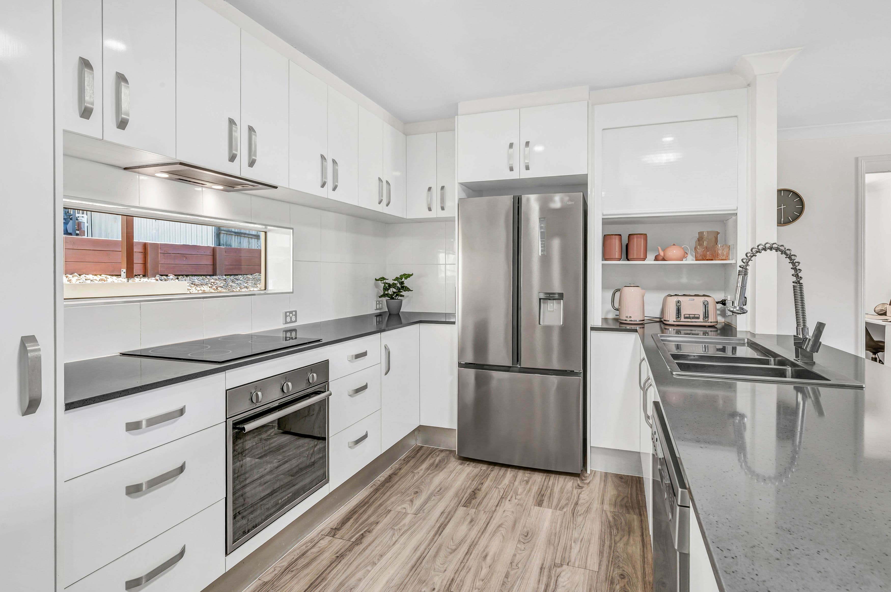 26 Allied Drive, Arundel QLD 4214, Arundel - Thumbnail 4