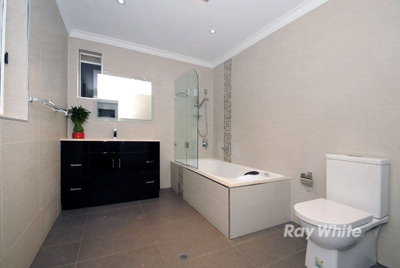 18 Grandview Avenue, Dandenong VIC 3175, Dandenong - Thumbnail 7