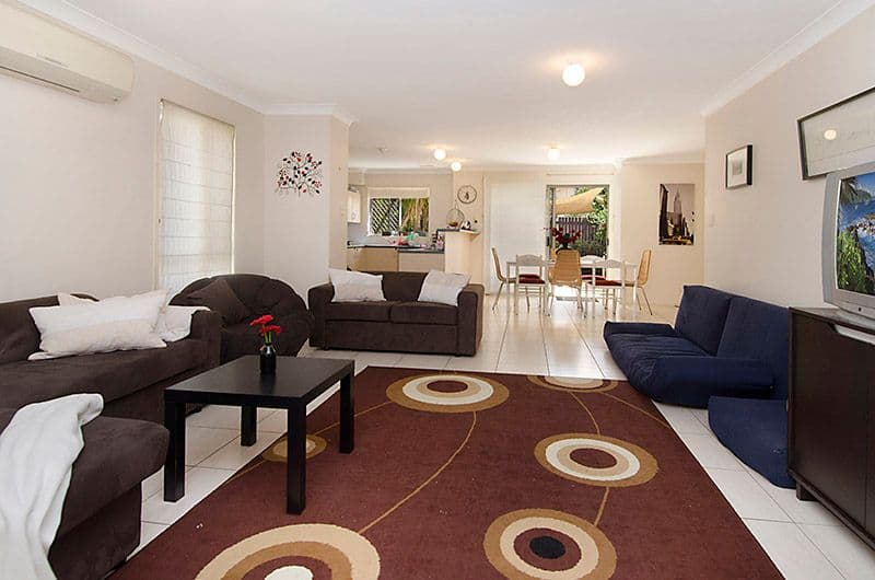 11 Glin Avenue, NEWMARKET QLD 4051, Newmarket - Thumbnail 2