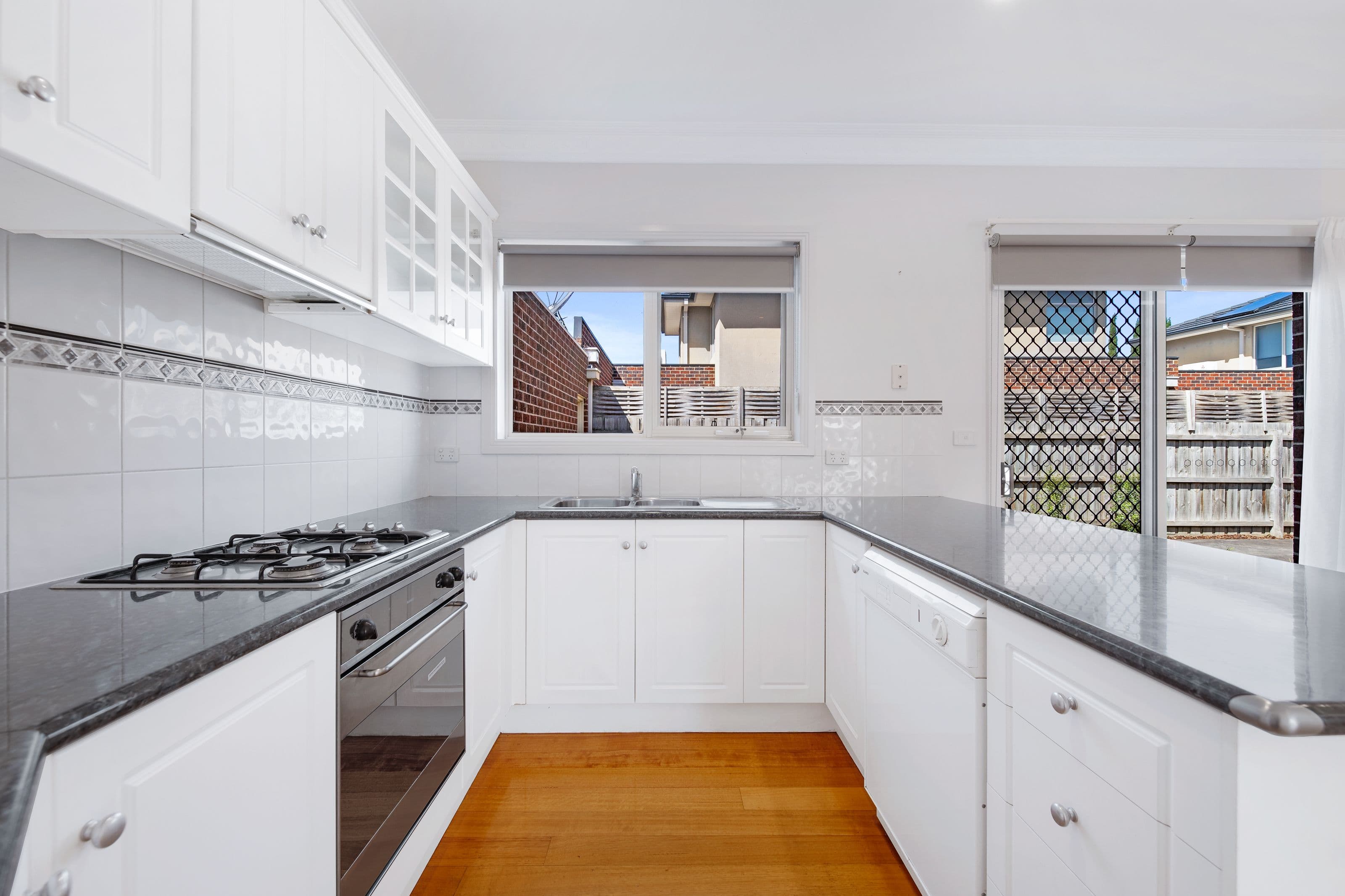 37 Kemp Avenue, Mount Waverley VIC 3149, Mount Waverley - Thumbnail 4