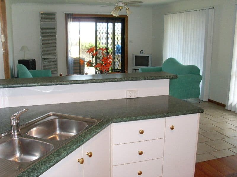 6 Laffitte Place, SEAFORD RISE SA 5169, Seaford Rise - Thumbnail 3