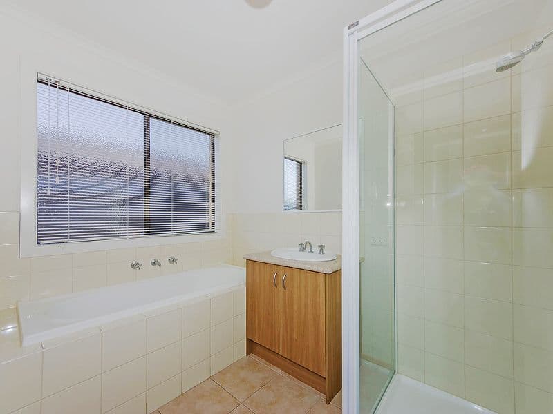16 Whitehouse Avenue, TRUGANINA VIC 3029, Truganina - Thumbnail 5
