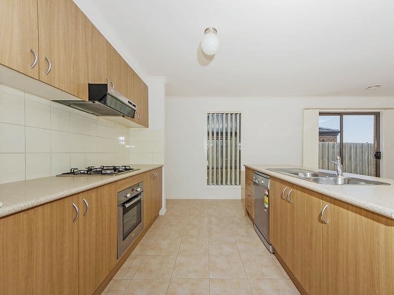 16 Whitehouse Avenue, TRUGANINA VIC 3029, Truganina - Thumbnail 6