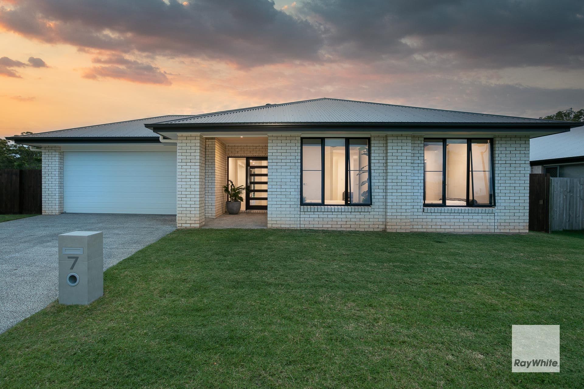 7 Valleygreen Close, Redland Bay QLD 4165, Redland Bay - Thumbnail 4