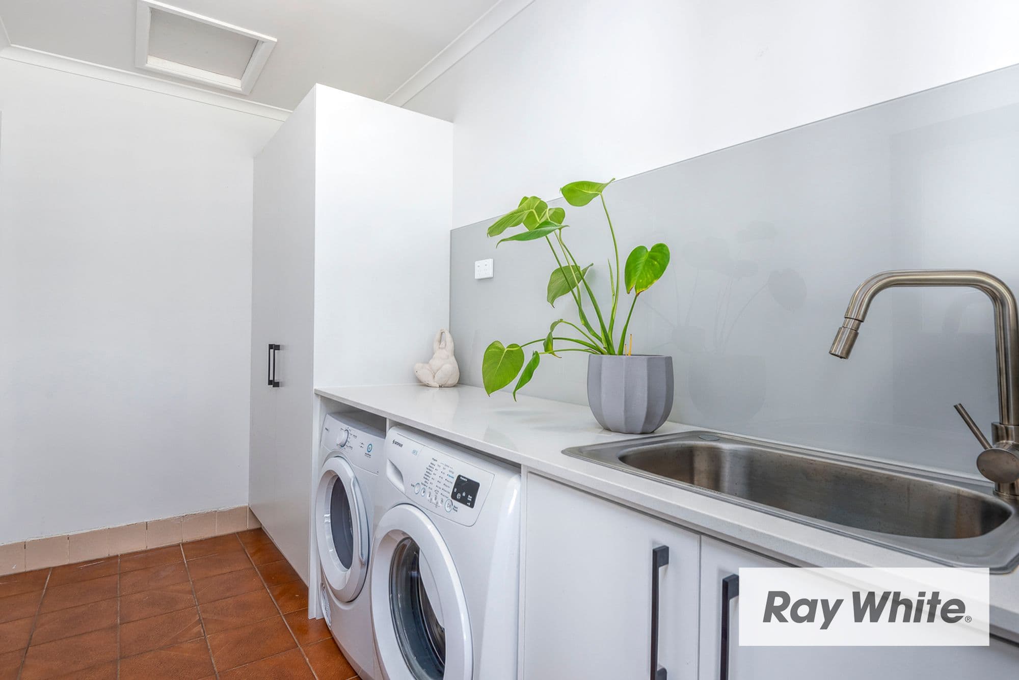 4 Dumas Street, Durack QLD 4077, Durack - Thumbnail 2