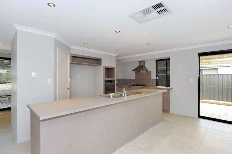 5 Songlark Court, BALDIVIS WA 6171, Baldivis - Thumbnail 2