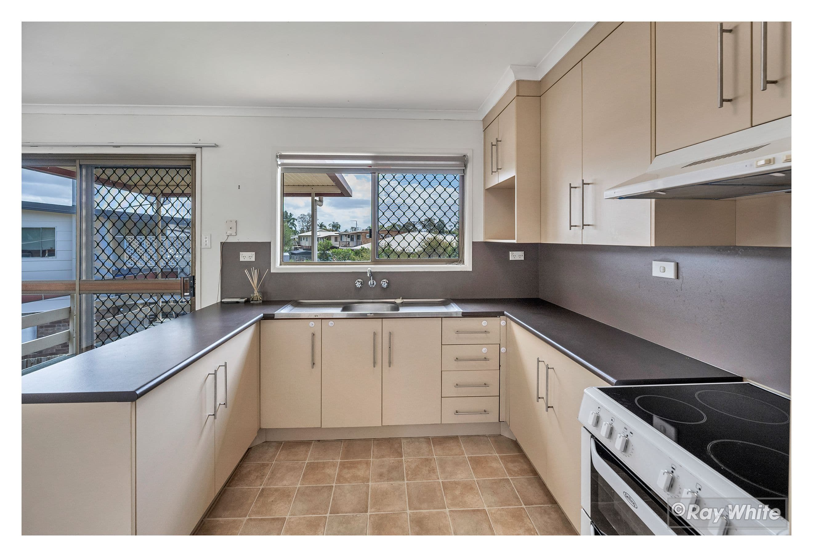 16 Mcgrath Street, Norman Gardens QLD 4701, Norman Gardens - Thumbnail 3