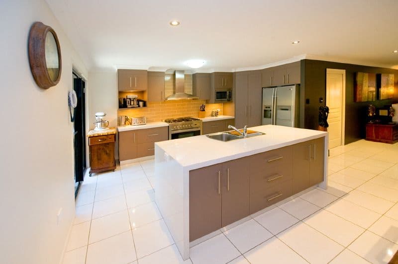 73 Sunset Drive, NORMAN GARDENS QLD 4701, Norman Gardens - Thumbnail 4