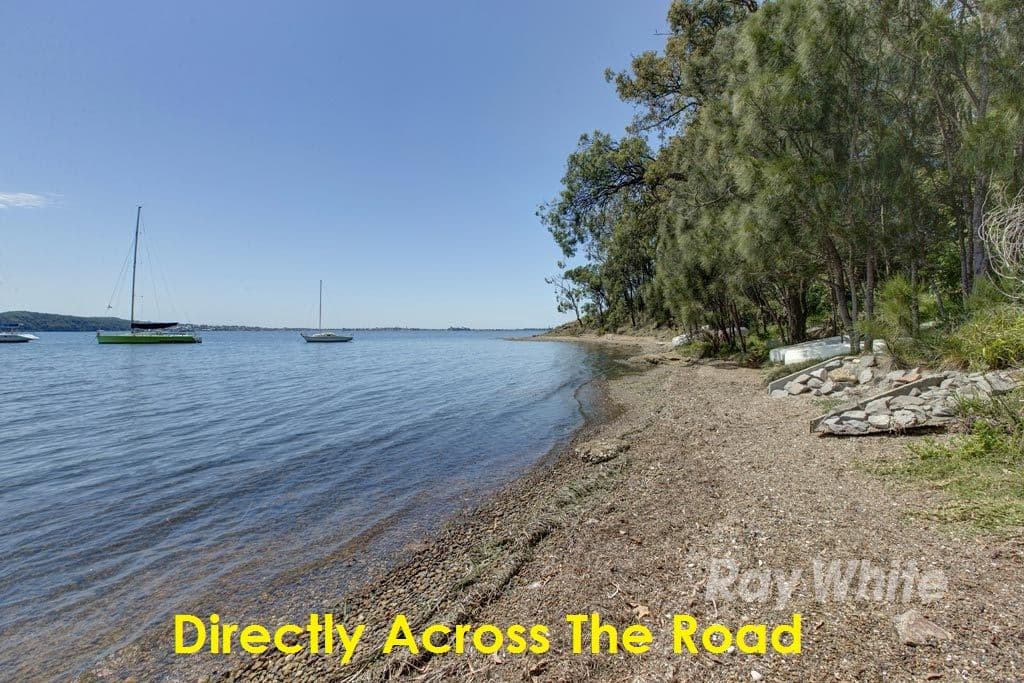 77 Skye Point Road, Coal Point - Image 1